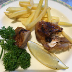 鳴子ホテル - チキングリルチキン。レモンを絞って。