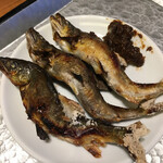 鳴子ホテル - 鮎の塩焼き。胡桃入りのばっけ味噌。