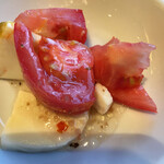 鳴子ホテル - トマトとモッツァレラチーズ。