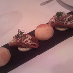 レストラン・サカキ - アミューズトルティーヤとチーズのパイ