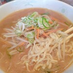 横浜ラーメン - 湯気がもうもう。