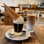 1 ROOM Coffee - 『珈琲ゼリーにアイスクリームを乗せてそしてシュガーコーン』７５０円と『カフェラテアイス』６５０円