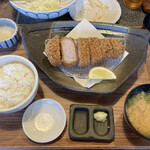 Katsu Masa - ふじの国ポークのロースかつ定食［200g］（¥2,156）