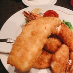 キッチン サカナヤ - わりと大きめなフライ