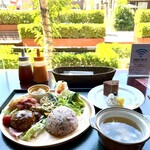 ボン・カフェ - ボン・カフェプレート980円…緑を眺めながら♪