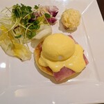 アサヤ ガーデン - 朝食ビュッフェ（一例）エッグベネディクト