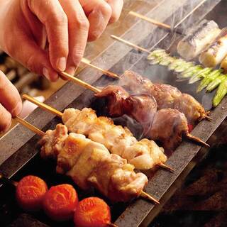 使用福島縣產的名雞伊達雞的正宗烤雞肉串