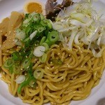 北海道マルハ酒場 - 麺は大盛り！