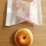 たねや - 花饅頭　中身と包装