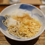 日本橋 蕎ノ字 - 蕎麦②冷たい蕎麦に大根おろしと揚げ玉