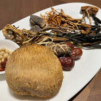 カントニーズ 燕 - 