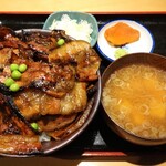 居酒屋 さらい - 豚丼（特盛り）¥1730 長ねぎ ¥110