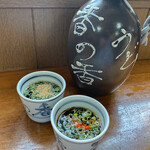 釜あげうどん 長田 in 香の香 - 麺汁からめっちゃいりこ出汁が香る！
                                ツユのダシがとても美味い❤︎
                                麺汁は湯飲み茶碗に一杯目だけ
                                無料で､お代わりは一杯ごとに百円かかる(￣▽￣;)
                                