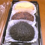 マックスバリュ - 料理写真:三色おはぎ￥198　2022.8.6