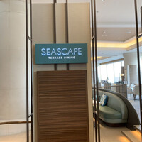 シースケープ テラス・ダイニング - 2022/07 台場にある ヒルトンワールドワイドがマネジメントする ヒルトン東京お台場 のフロントの隣にある シースケープ　テラス・ダイニング