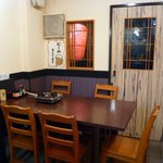 田中屋 - 奥から入口左方面を撮ってます。