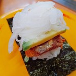 スシロー - ★★★サバカン アボカドすし 110円 食べづらいが食べごたえはある！