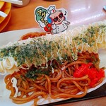 スシロー - ★★★特大いか天焼そば 330円 具ゼロのソース太麺だが、ソースが甘くて揚げたての天ぷらと相性が良い！