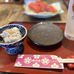 田内屋 - お通しは、シラスおろしオンザ冷奴