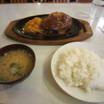 レストランえりか - ジャンボメンチカツ　ライス・みそ汁付き　700円　ランチ価格


