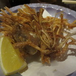 海鮮問屋 村上水産 鮮魚部 - 頭と尻尾を素揚げにしてくれました！