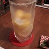kikosobabarutsurukame - 国産無農薬レモンサワー 。レモンが沢山入ってて、グラスの縁に塩がついてる✨