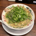 Ramen Kairikiya - 特製醤油ラーメン(入れ放題ネギ盛りつけ)