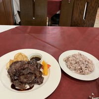 和牛熟成牛とシチリアワイン せいとう 本店 - 焼き加減、味つけ二重丸！五穀米もGOOD