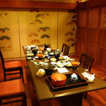 法師温泉 長寿館 - テーブル席もある