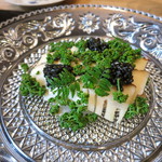 やまぐち - ＜2013.3月＞焼き筍とキャビア・花山椒、中に鯛のカルパッチョ