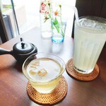 お八つとお茶 いろは - さやまかおり、自家製ジンジャーエール