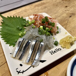 Sakagura Hatsumago - 黍魚子、生しらす、桜海老の刺身3種盛り