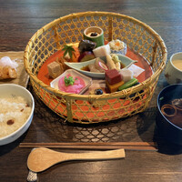 韻松亭 - 花籠膳（月）2640円