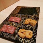 恵比寿 うしみつ - 雲丹ゆっけドッグ 淡雪塩