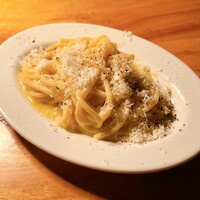 カルネジーオ イースト - 