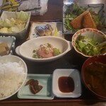 食材工房 どんぴしゃ - 欲張り定食2022.08.16