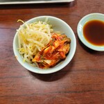 みどり園 - 焼肉定食の キムチとナムルです
