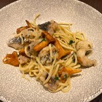 Osteria Orto - 鱧とジロル茸のオイルソース手打ちタリオリーニ