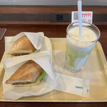 ドトールコーヒーショップ - 料理写真:期間限定ミラノサンド＆マスカットヨーグルン♪