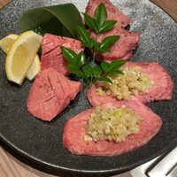 東京焼肉 黒木 - 「つつみ葱上タン」「厚切り極上タン」