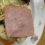 中華料理 旭亭 - 四角いハム！