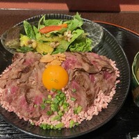 馬刺しと焼き鳥 グルマン三年坂 - あか牛は、④の肩ロース100g！
