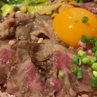 馬刺しと焼き鳥 グルマン三年坂 - あか牛アップ