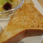 スタッカート - アーモンドトースト