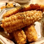 魚々鶏夜 - お酒が進んじゃう美味しさのトウモコロシのかき揚げ！