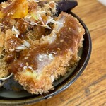 とんかつ 栄ちゃん - 脂身にもぴったりからしソース