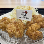 からあげ、定食、丼 がブリチキン。 - 唐揚げアップ  濃い味で美味しい♡