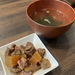 Nagoyamotsuyakihitosuji - ランチメニューのお吸い物+ 小鉢