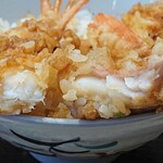 Tendon Tenya - 天丼てんや 西葛西店 天丼の海老と白身魚の断面