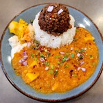 Curry&Spice HANAKO - じゃが芋とにんにくのカレー／ハーブ香るラムキーマ